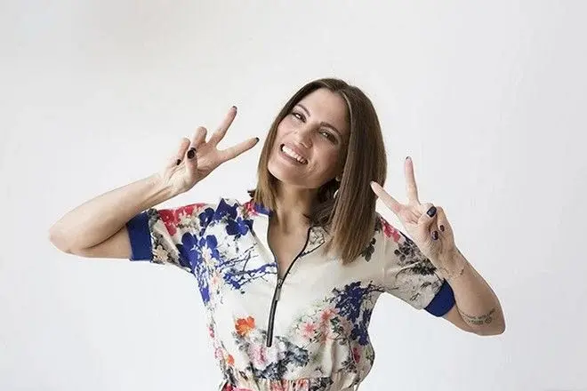 Mary Synatsaki Biography: Net Worth, Husband, Age, Height, Career, YouTube, Sister