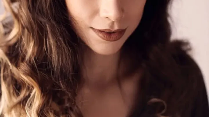 Estefany Escobar Biography: Net Worth, Age, Height, Sister, Career, TV Shows, Instagram, Husband