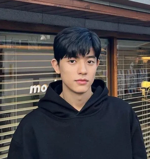 Park Solomon Biography: Age, Height, Girlfriend, Net Worth, Movies & TV Shows, Nationality, Facebook