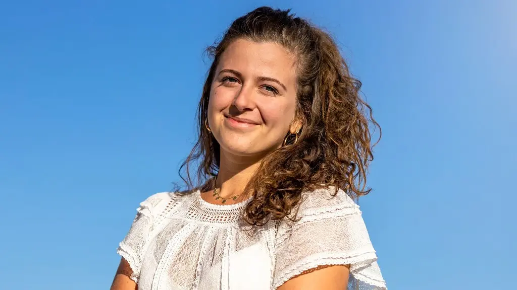 Morena Diaz Biography: Career, Age, Net Worth, Blog, Book, Teaching, Body Positivity, Husband, Instagram