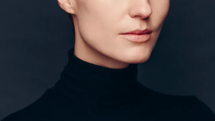 Amanda Collin Biography: Net Worth, Age, Height, Parents, Movies & TV Shows, Spouse, Awards