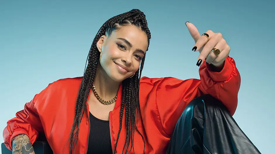 Naomi Lareine Biography: Age, Net Worth, Height, Parents, Siblings, Spouse, Songs & Albums