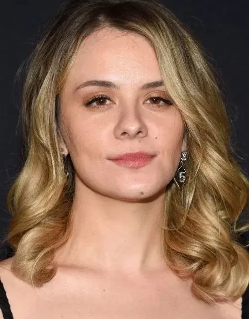 Dasha Nekrasova Biography: Husband, Facebook, Movies, Height, Age, Siblings, Parents, Instagram, TV Shows