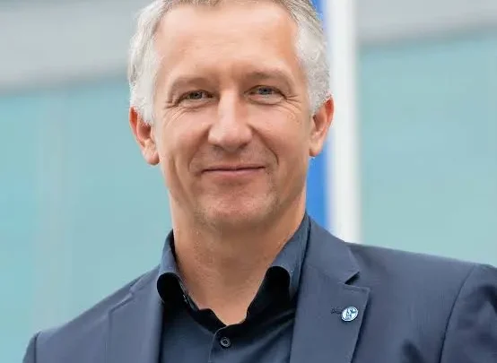 Frank Baumann Biography: Occupation, Siblings, Height, Net Worth, Age, Wife, Children, Parents