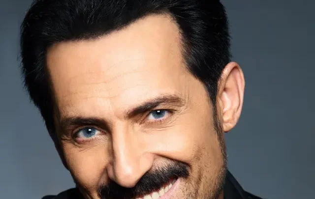 Farhad Darya Biography: Wife, Age, Children, Height, Awards, Songs & Albums, Nationality, Net Worth