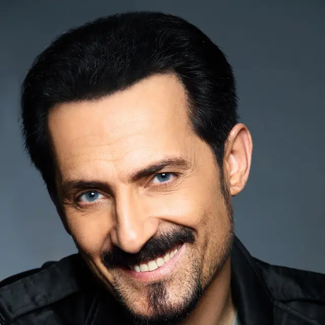 Farhad Darya Biography: Wife, Age, Children, Height, Awards, Songs & Albums, Nationality, Net Worth