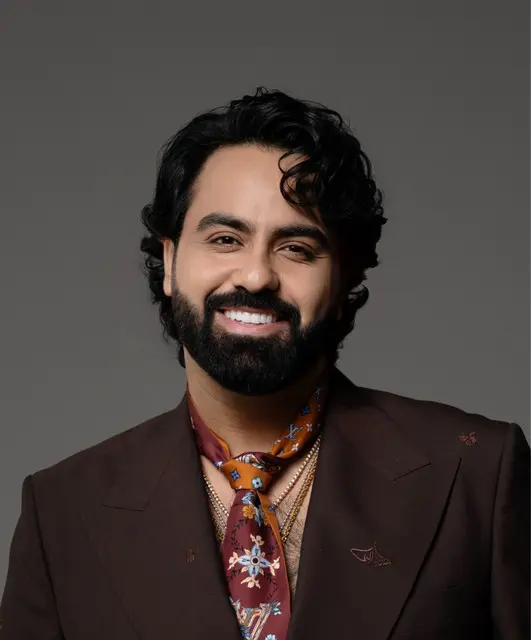 Qais Ulfat Biography: Height, Net Worth, Songs & Albums, Ethnicity, Age, Spouse, Instagram, Parents