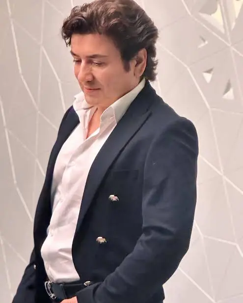 Najim Nawabi Biography: Songs & Albums, Concerts, Age, Net Worth, Height, Girlfriend, Religion, Parents