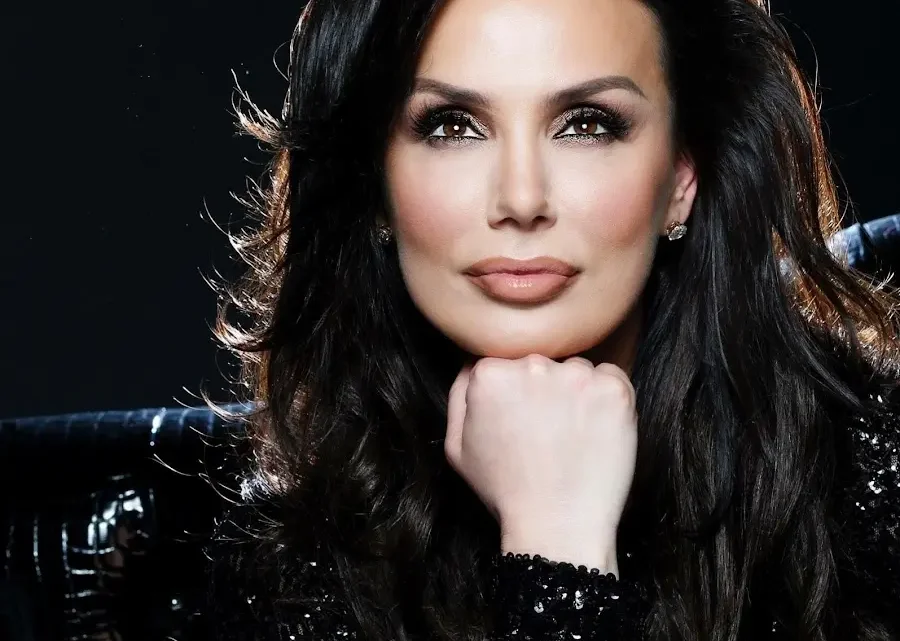 Albërie Hadërgjonaj Biography: Husband, Age, Height, Children, Ethnicity, Songs, Instagram, Awards