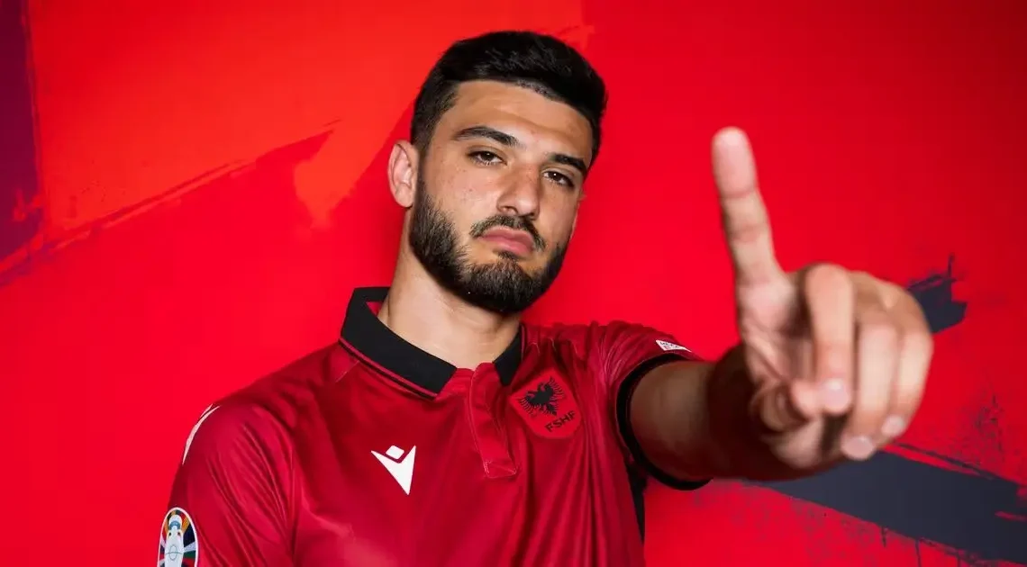 Armando Broja Biography: Age, Parents, Net Worth, Girlfriend, Height, Siblings, Career, Stats