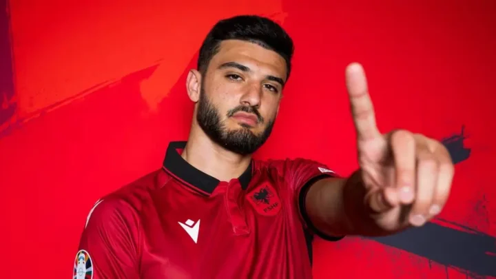 Armando Broja Biography: Age, Parents, Net Worth, Girlfriend, Height, Siblings, Career, Stats