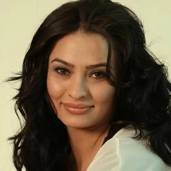 Marina Golbahari Biography: Height, Partner, Movies, Awards, Age, Net Worth, Parents, YouTube