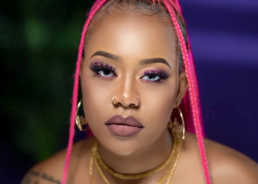 Towela Biography: Net Worth, Siblings, Age, Career, Children, Height, Husband, Songs