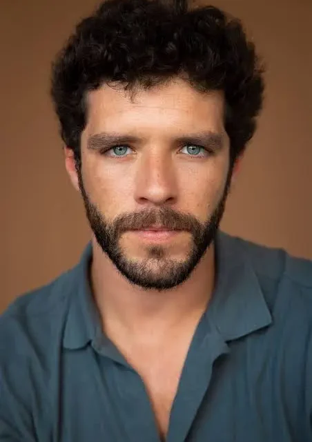 Tomás Alves Biography: Wife, Children, Age, Net Worth, Height, Movies, Career, Instagram