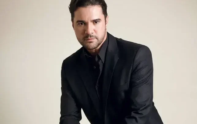 Adrián Delgado Biography: Net Worth, Theater, Ethnicity, Wife, Awards, Age, Parents, Tv Shows