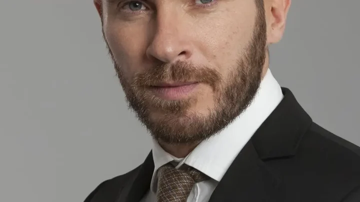 Sérgio Praia Biography: Age, Height, Net Worth, Movies & TV Shows, Wife, Kids, Parents