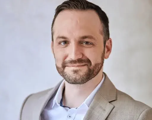 Herr Anwalt Biography: Age, Net Worth, Career, Height, Parents, Education, Wife, Business