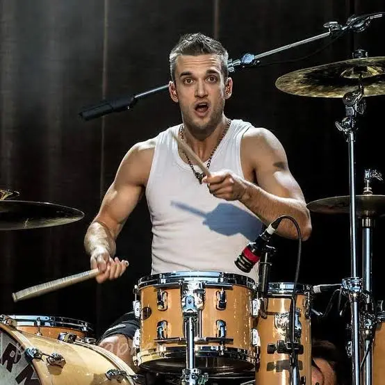 Lzzy Hale’s brother, Arejay Hale Biography: Girlfriend, Siblings, Awards, Net Worth, Height, Songs, Age