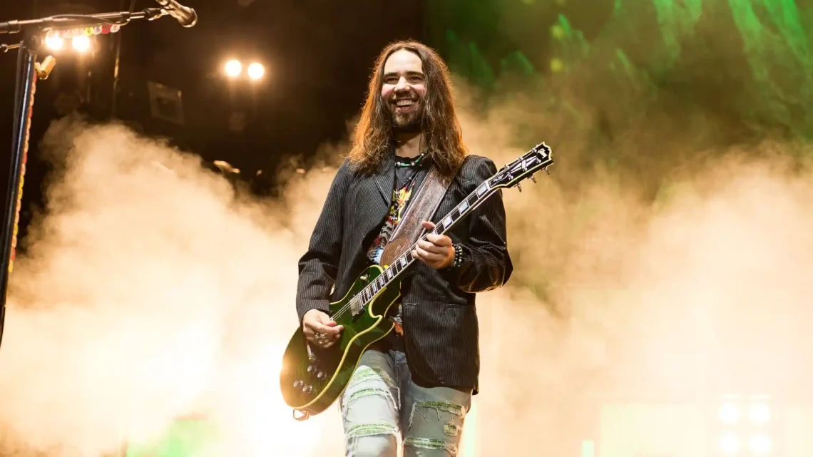 Joe Hottinger Biography: Height, Guitarist, Songs, Net Worth, Age, Girlfriend, Awards, Instagram