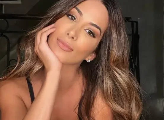 Estefi Berardi Biography: Tv Shows, Children, Age, Net Worth, Height, Instagram, Ethnicity, Dance Videos