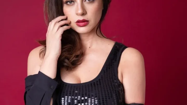 Paulina Aguirre Biography: Instagram, Songs, Height, Ethnicity, Parents, Awards, Net Worth, Age