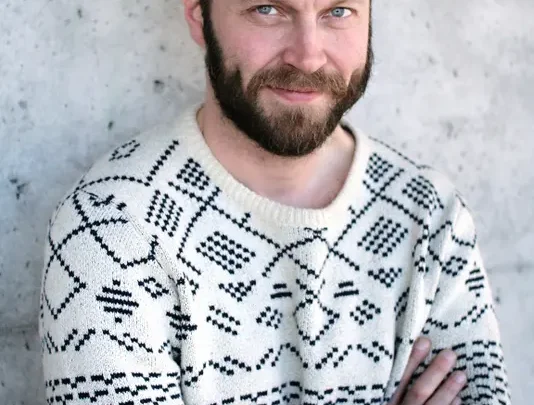 Sveinn Ólafur Gunnarsson Biography: Age, Net Worth, Parents, Height, Wife, Kids, TV Shows