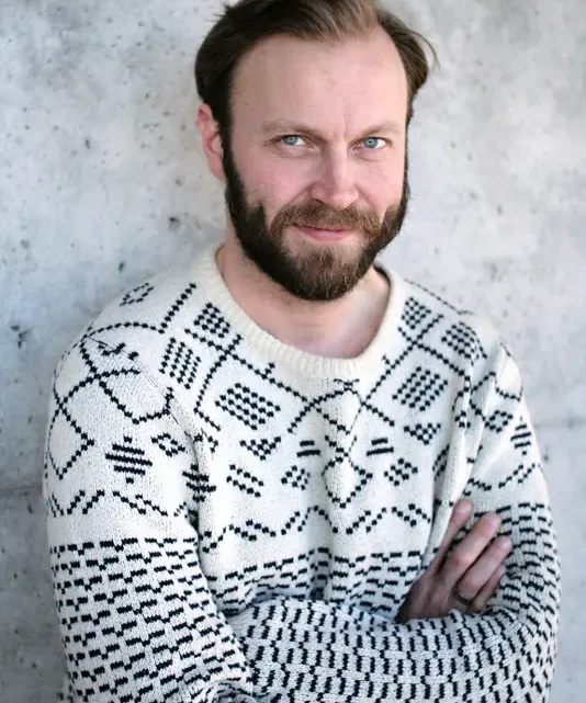 Sveinn Ólafur Gunnarsson Biography: Age, Net Worth, Parents, Height, Wife, Kids, TV Shows