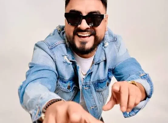 Alex Pluas Biography: Wife, Podcast, Age, Instagram, Net Worth, Instagram, Parents, Awards