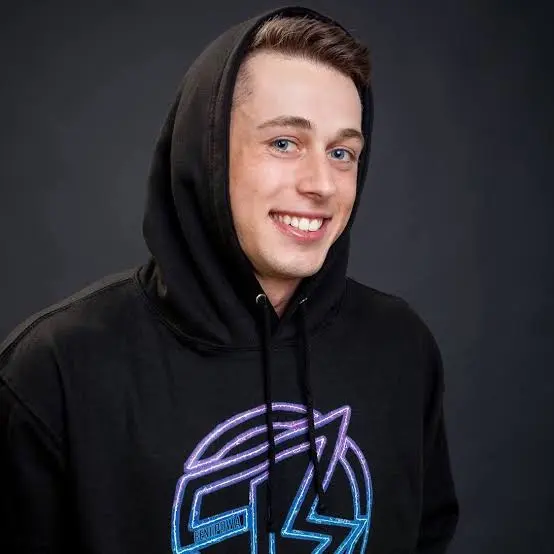 Beniipowa Bio: Age, Height, Parents, Net Worth, Girlfriend, Kids, YouTube, Instagram