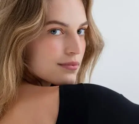 Vanessa Axente Biography: Age, Height, Parents, Husband, Kids, Net Worth, Siblings, Career