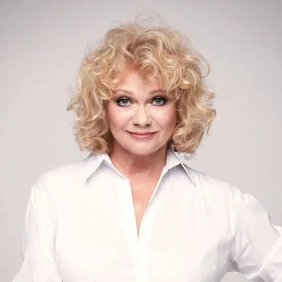 Juli Básti Biography: Age, Height, Parents, Husband, Kids, Net Worth, Career, TV Shows