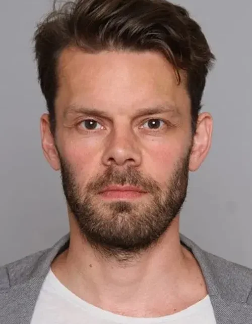 Björn Thors Biography: Wife, Age, Kids, Parents, Height, Net Worth, Movies, Career