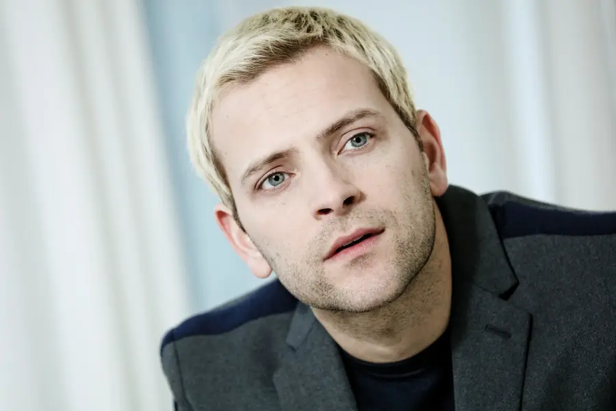 Alessandro Borghi Biography: Height, Parents, Age, Net Worth, Siblings, Movies, Child, Fiancee