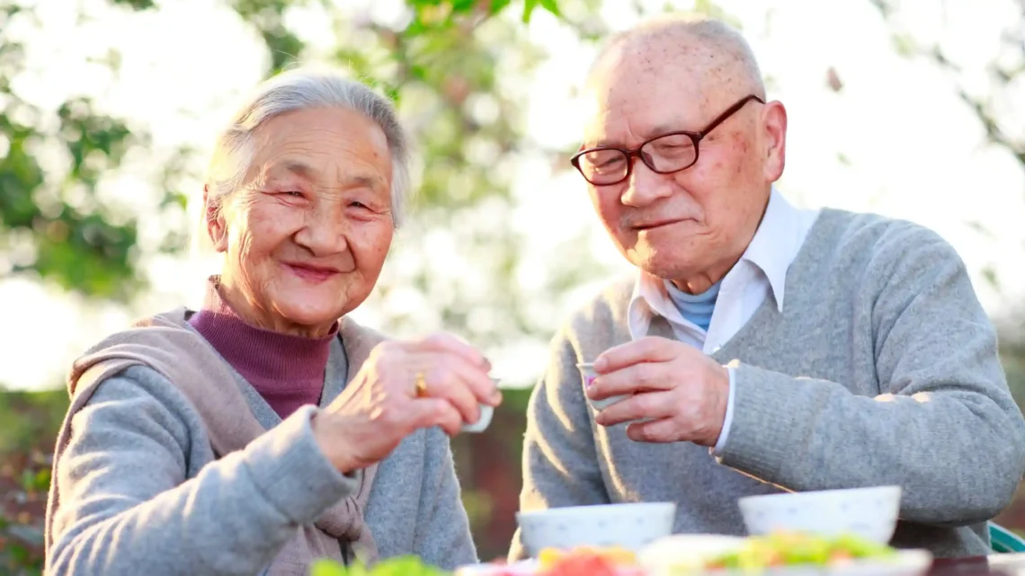 Longevity Diets: What the World’s Oldest People Actually Eat