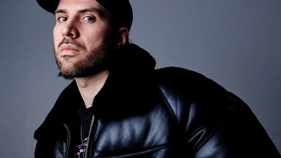 Jérémy Chatelain Biography: Kids, Songs, Age, Net Worth, Albums, Parents, Wife, Height, Band