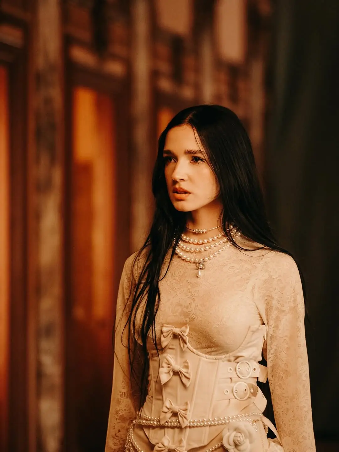 Poppy (singer) Biography: Husband, Age, Songs, Net Worth, Kids, Wiki ...