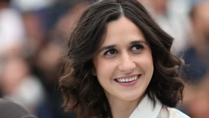 Louise Courvoisier Biography: Movies, TV Series, Awards, Husband, Height, Parents, Age, Net Worth, Siblings, Books