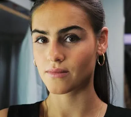 Olivia Lonsdale Biography: Height, Parents, Age, Net Worth, Siblings, Boyfriend, Movies, Music Video