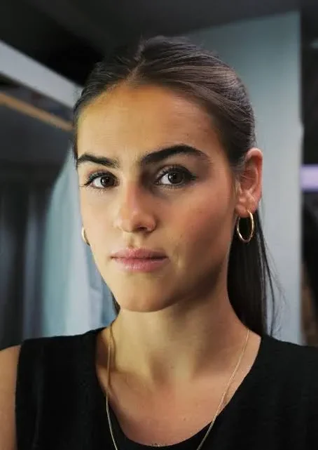 Olivia Lonsdale Biography: Height, Parents, Age, Net Worth, Siblings, Boyfriend, Movies, Music Video