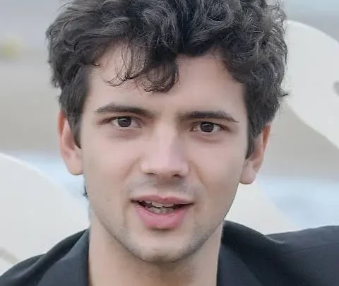 Thimotée Robart Biography: Age, Net Worth, Siblings, Films, Awards, TV Series, Girlfriend, Height, Parents