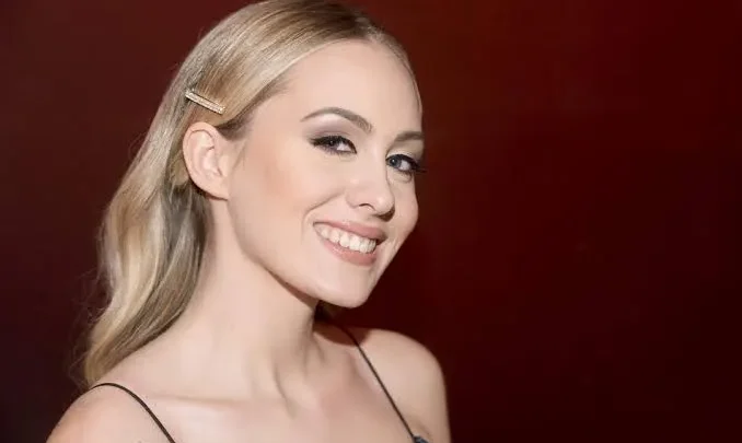 Albina (singer) Biography: Height, Parents, Age, Net Worth, Siblings, Music Videos, Tattoos, Boyfriend, Songs