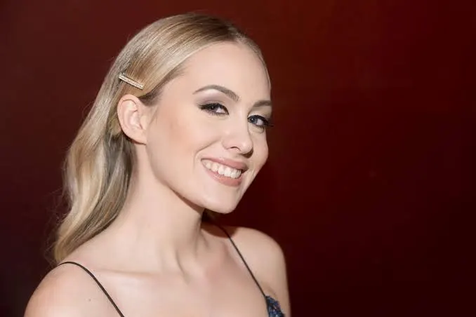 Albina (singer) Biography: Height, Parents, Age, Net Worth, Siblings, Music Videos, Tattoos, Boyfriend, Songs