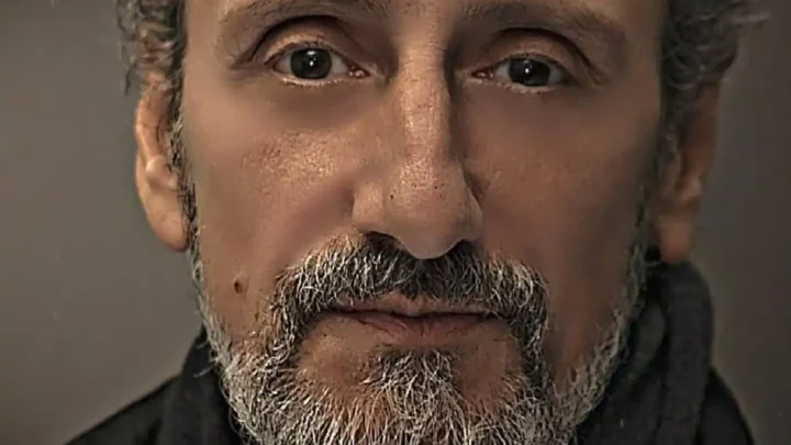 José Luis Gil Biography: Age, Net Worth, Height, Parents, Siblings, Wife, Kids, Films, TV Series