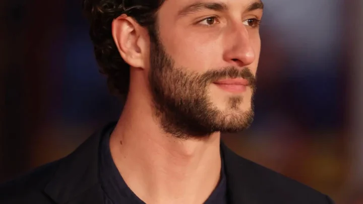 Lorenzo De Moor Biography: Height, Parents, Age, Net Worth, Siblings, Movies, Girlfriend, Books