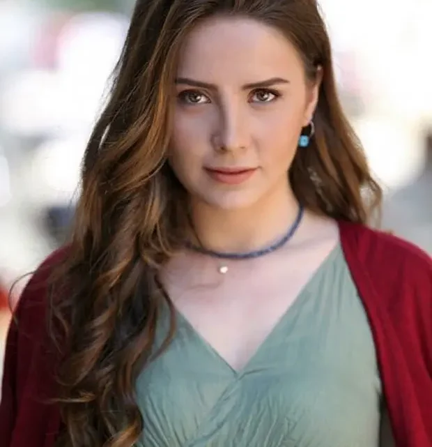 Selin Sezgin Biography: Age, Net Worth, Height, Parents, Siblings, Boyfriend, Films, TV Series