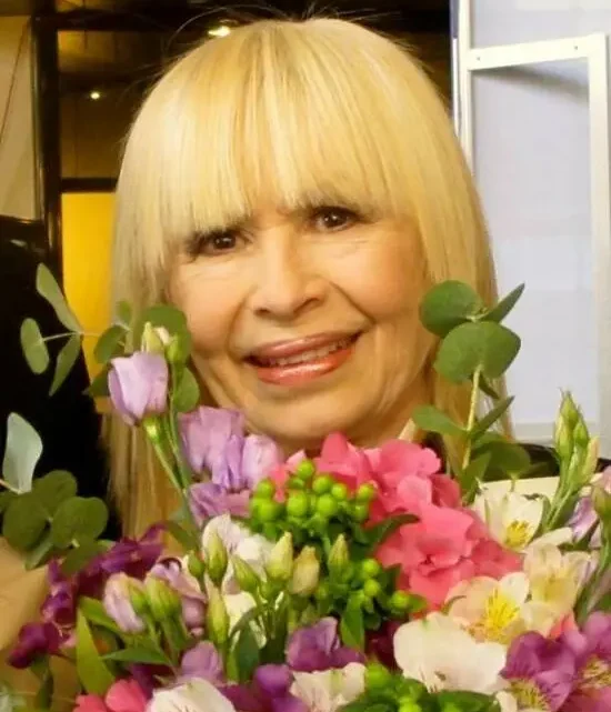 Pablo Chiapella Biography: Albums, Singles, Height, Parents, Age, Net Worth, Sister, Husband, Films