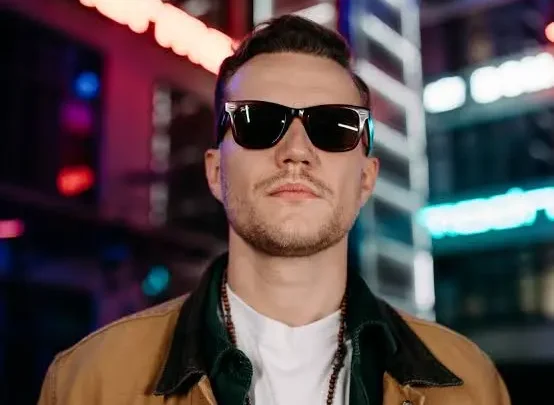 Mrozu Biography: Age, Net Worth, Height, Albums, Parents, Ex-Girlfriend, Songs, Instagram