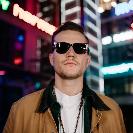 Mrozu Biography: Age, Net Worth, Height, Albums, Parents, Ex-Girlfriend, Songs, Instagram