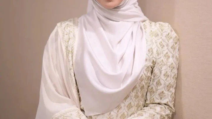 Amira Othman Biography: Instagram, Net Worth, Songs, Husband, Parents, Age, Religion, Albums