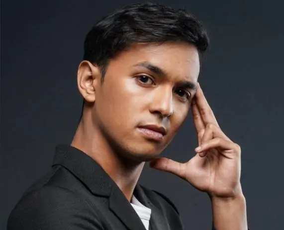 Aiman Tino Biography: Songs, Ethnicity, Age, Parents, Albums, Net Worth, Wife, Awards, Real Name